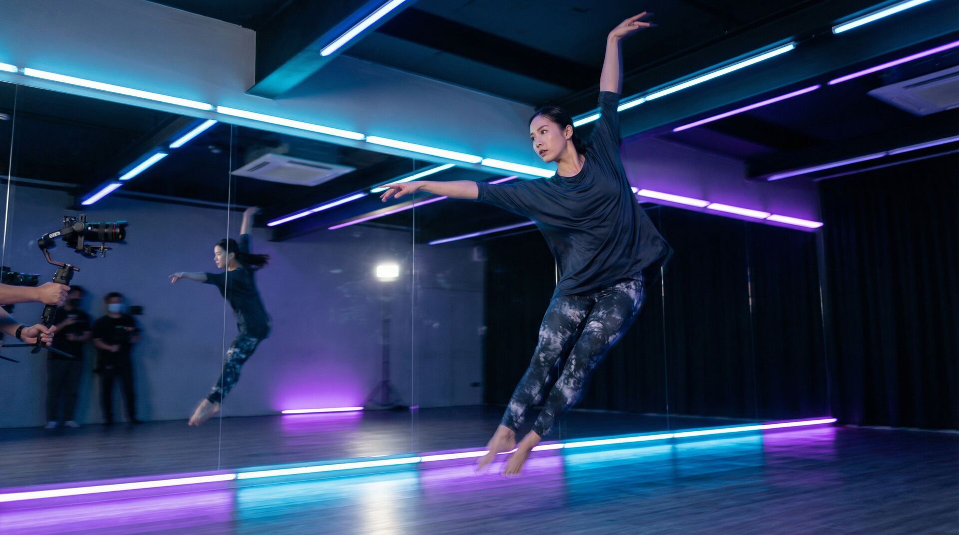 17c一起草舞蹈视频